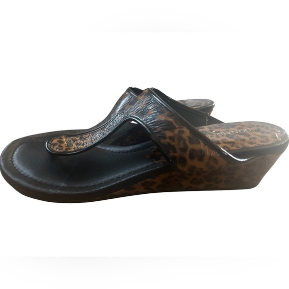 Donald Pliner leopard print pvc sandals - Picture 2 of 5